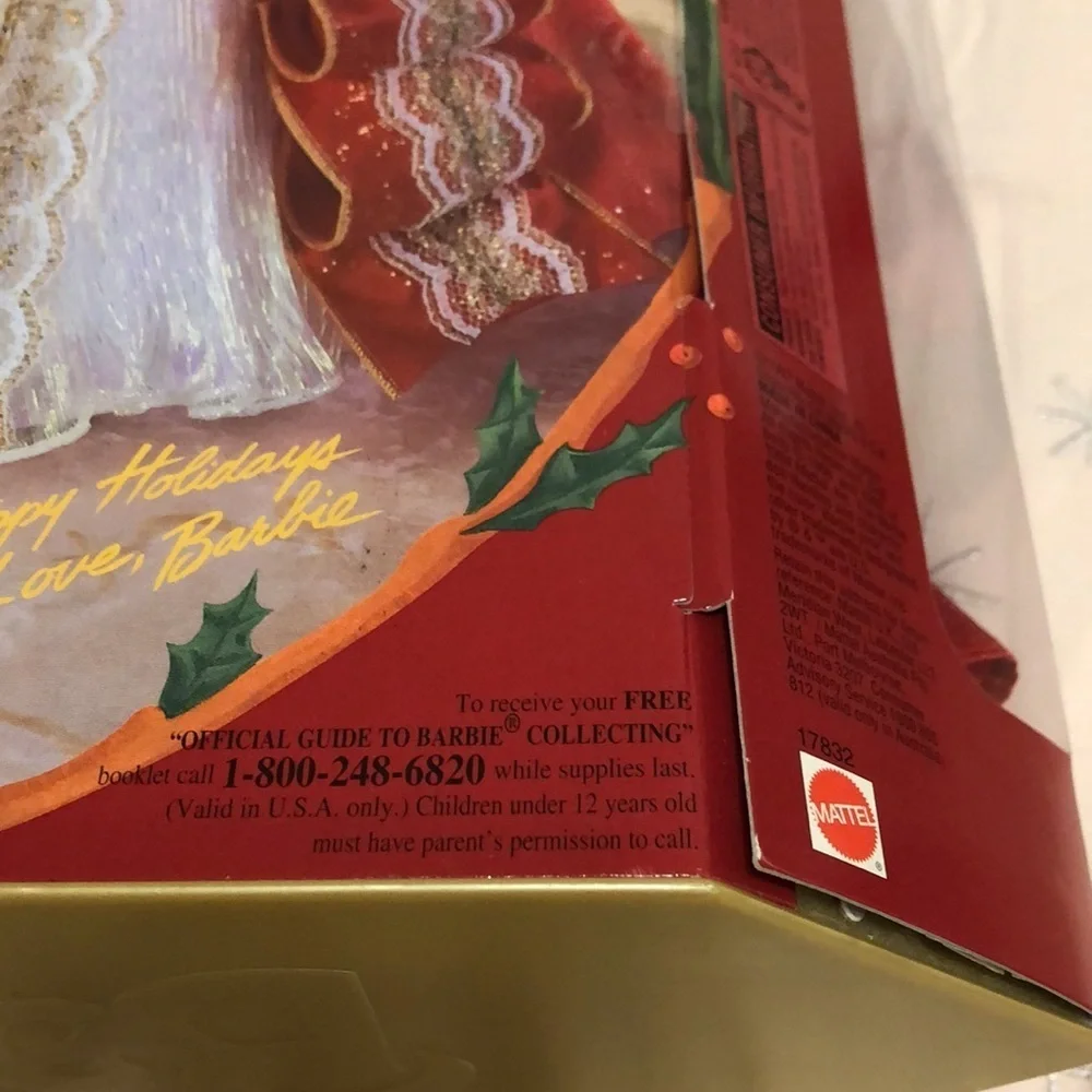 Happy Holidays Special Edition 10th Anniversary Green Eyed 1997 Barbie Doll NIB